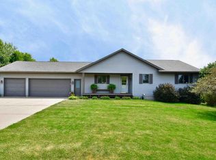 1346 Ridgewood Dr, Winona, MN 55987