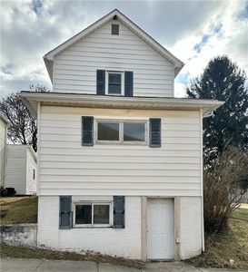 15 N Mill St, New Salem, PA, 15468