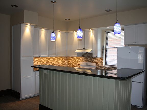 3rd image of 65-67 Warren St #65