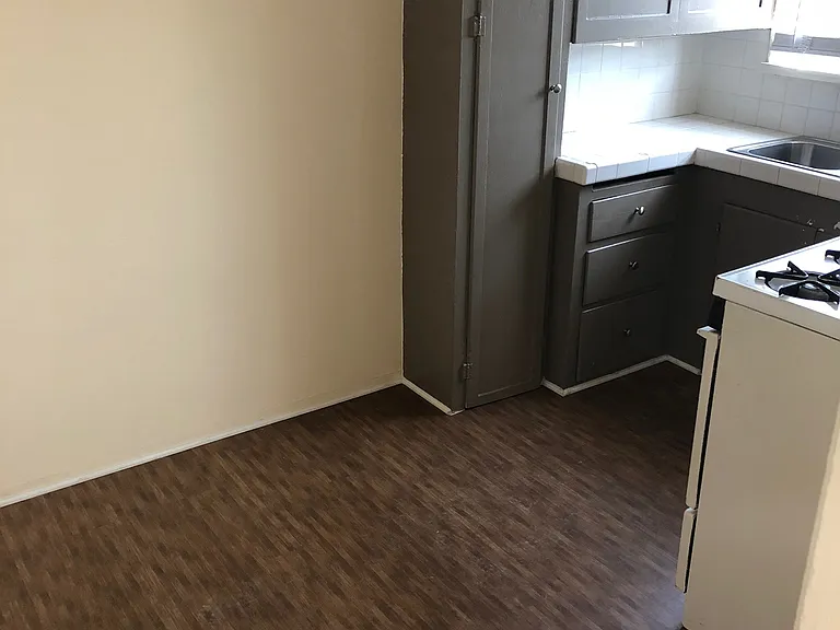 936 Pacific Ave #B — Photo 3