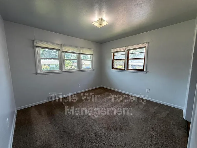 1695 Crowder Dr — Photo 12