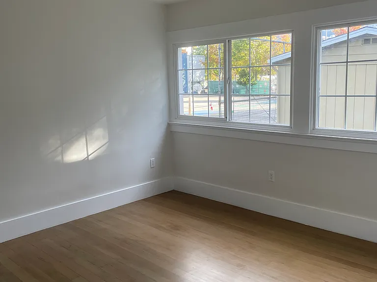2325 McKinley Ave — Photo 14