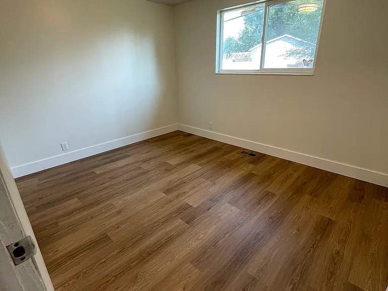 807 E Whitemaple Way — Photo 11