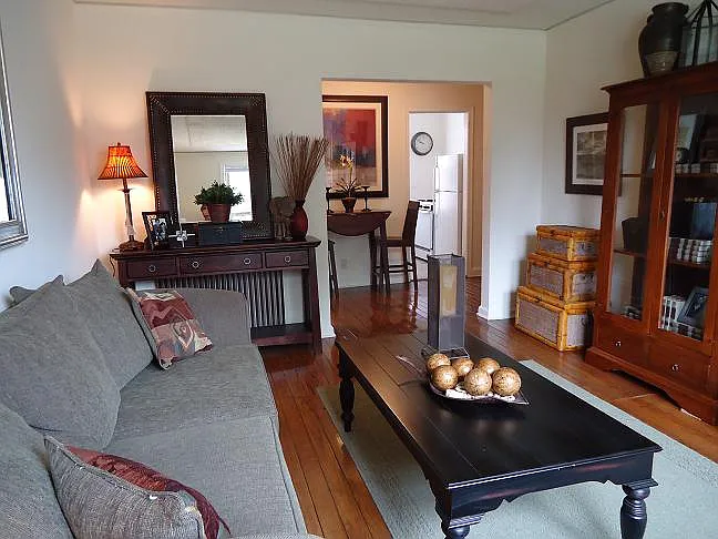 1 Oaks Ln #1 — Photo 2