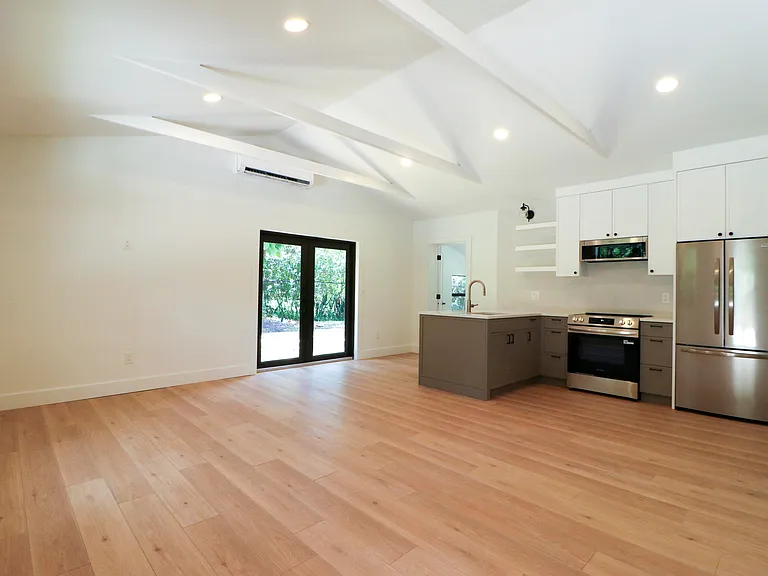 2101 Riverland Rd — Photo 15