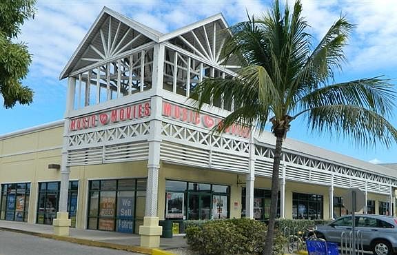 2nd image of 2812 N Roosevelt Blvd