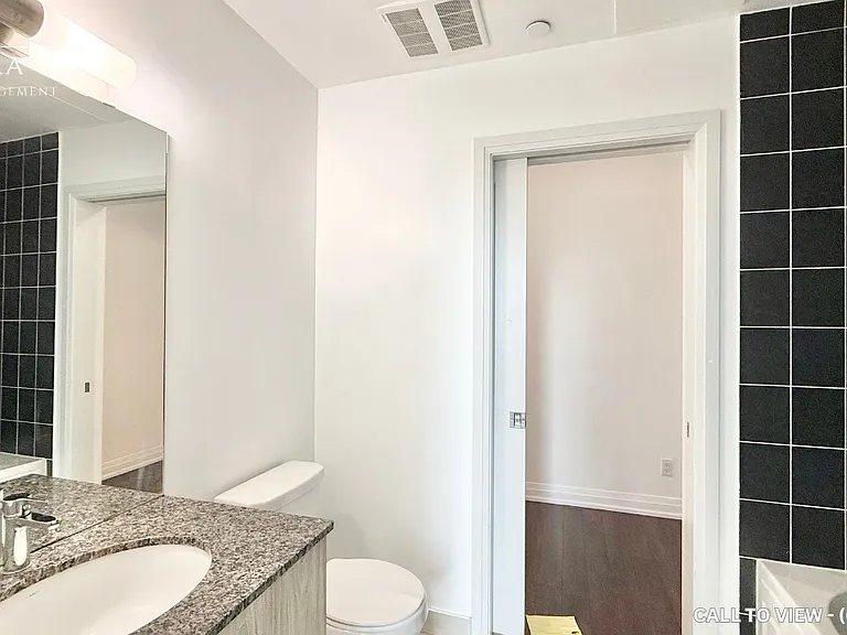 20 Meadowglen Pl #824 — Photo 7