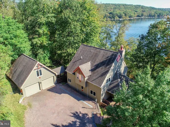 336 Paradise Hts, Oakland, MD 21550