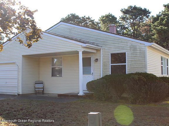3rd image of 34 Gorginio Dr
