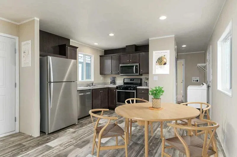 2 bed, 800 sqft, $1,195 — Photo 2