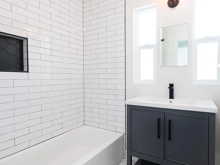 3941 Arlington Ave #1/2 — Photo 9