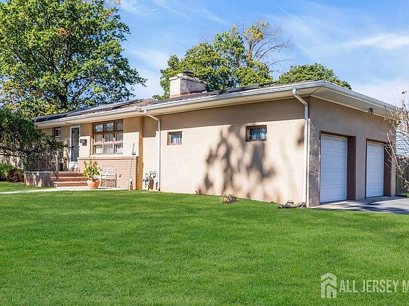 2nd image of 531 Chestnut St