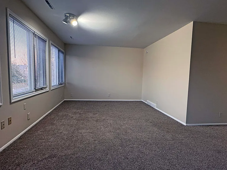 4903 California St #6 — Photo 11