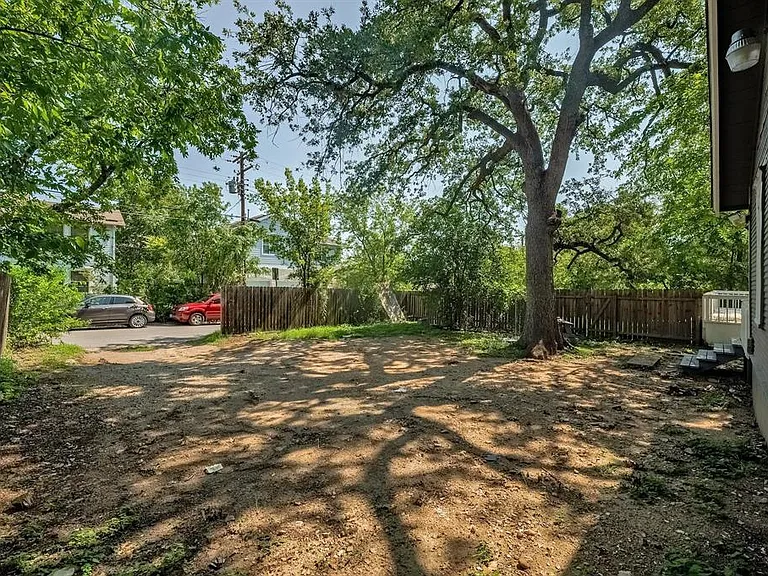 610 W 35th St #B — Photo 22