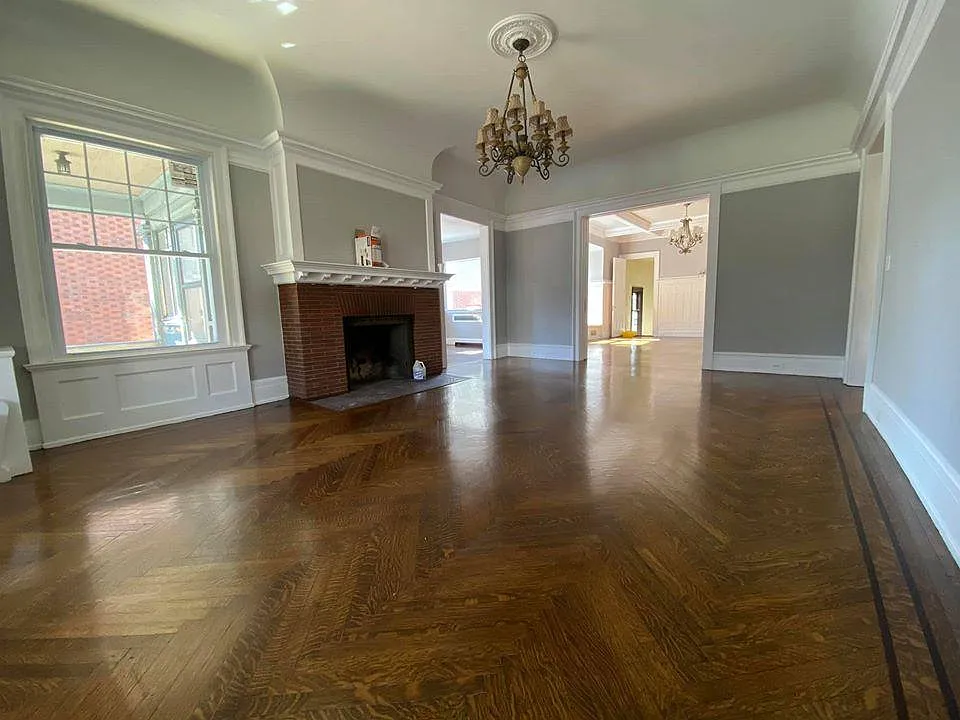 807 Clay Ave #1