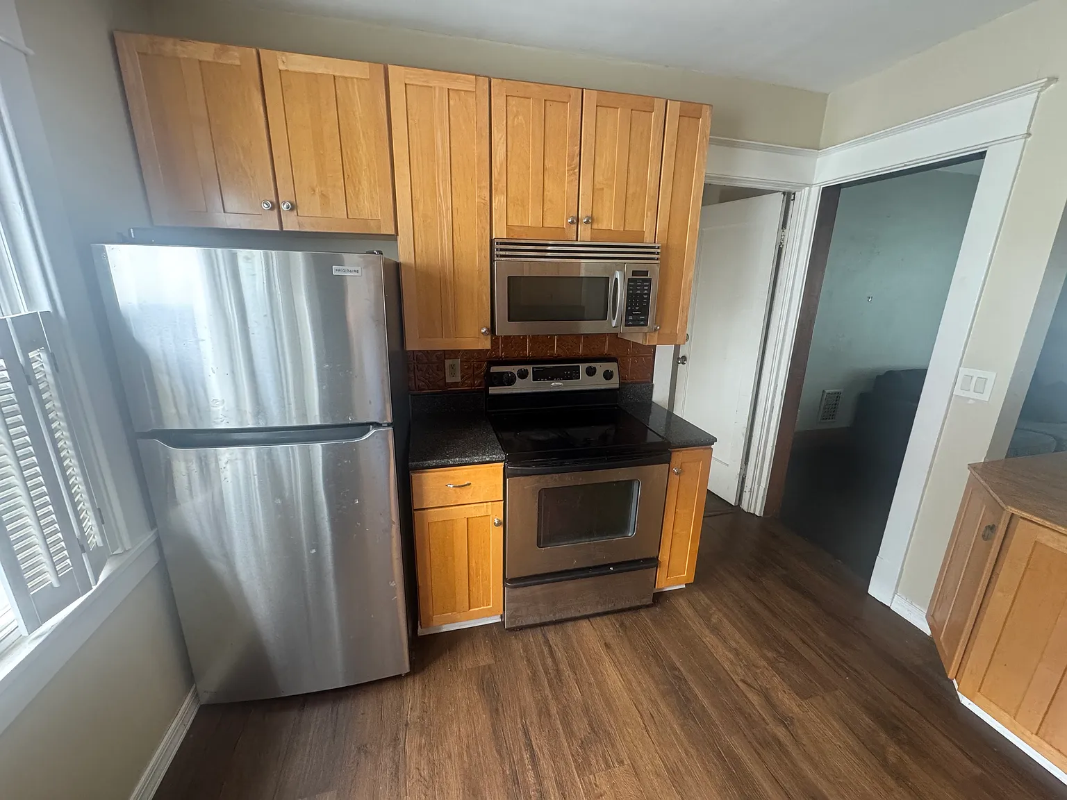 3 bed, 1200 sqft, $1,350 — Photo 1