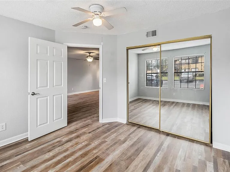 320 Black Oak Ct #107 — Photo 17