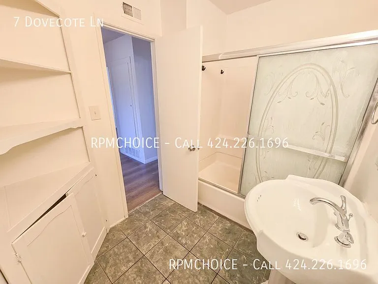 7 Dovecote Ln — Photo 15