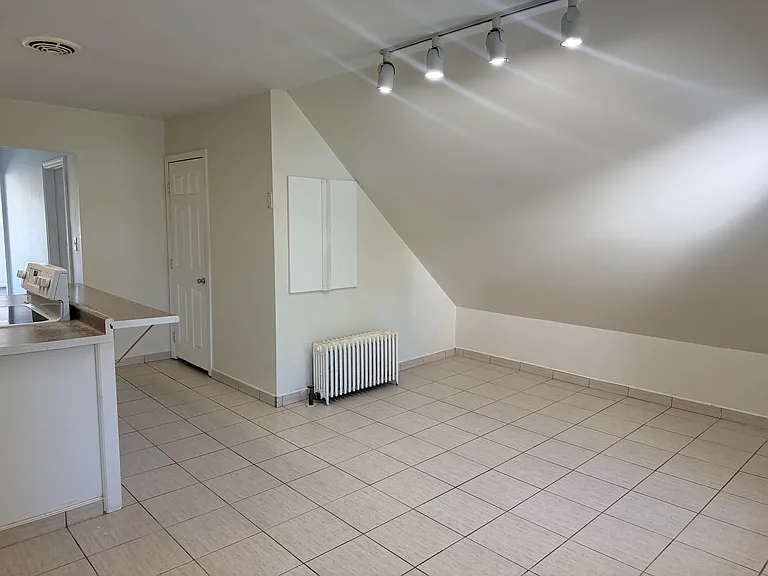 103 Grove St #3 — Photo 5