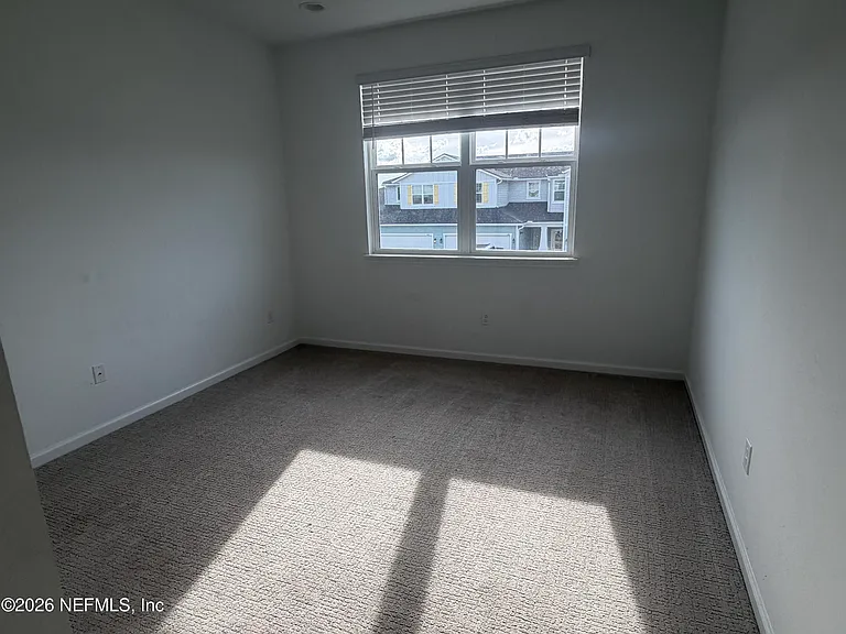 594 Cherry Elm Dr — Photo 9