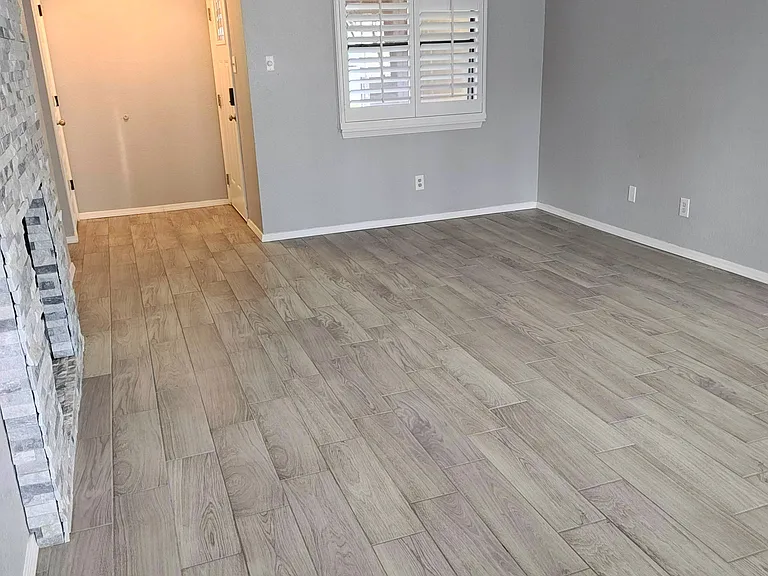 2420 Lake Michigan Dr — Photo 6