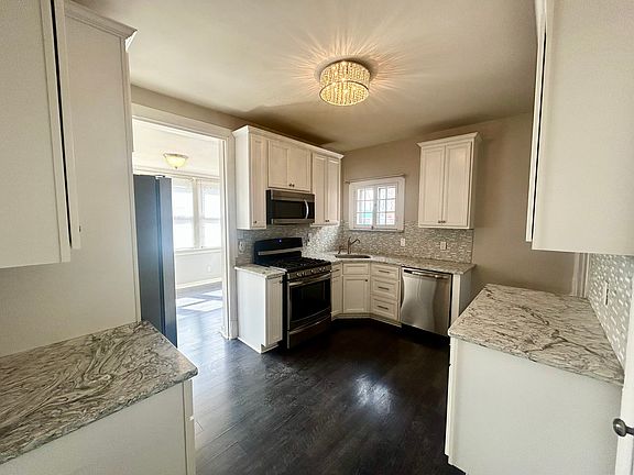5th image of 7748 Gissler Ave