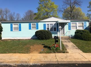 558 Sara Dr, Freehold, NJ 07728
