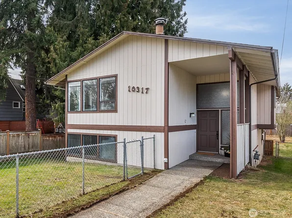 10317 Stone Avenue N, Seattle, WA 98133