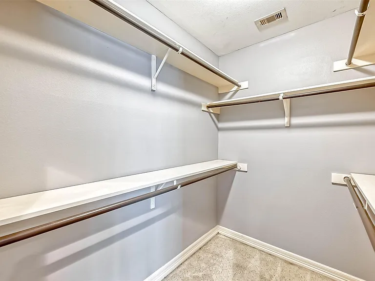3501 Chenevert St #17 — Photo 15