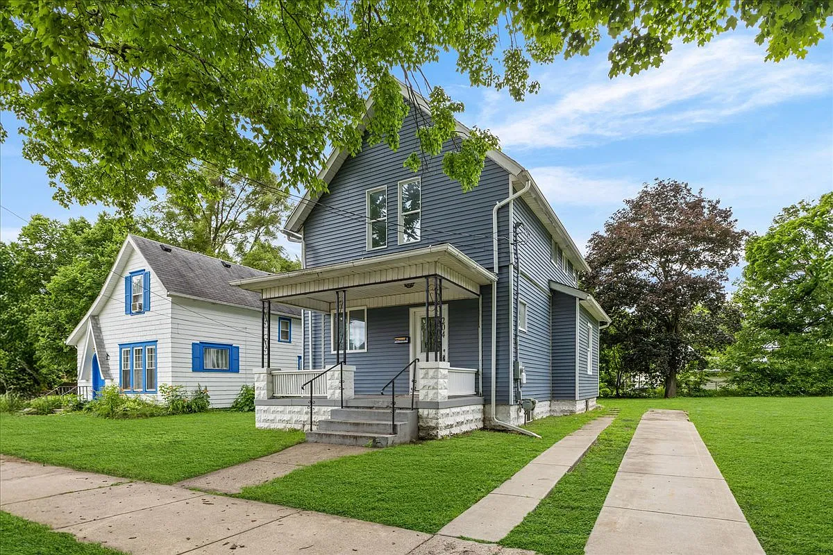 3 bed, 1.5 bath, 1553 sqft, $1,600 — Photo 3