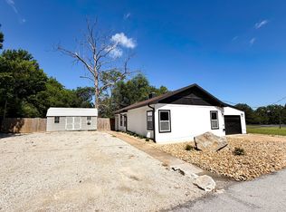 221 N Hickory Street, Forsyth, MO 65653