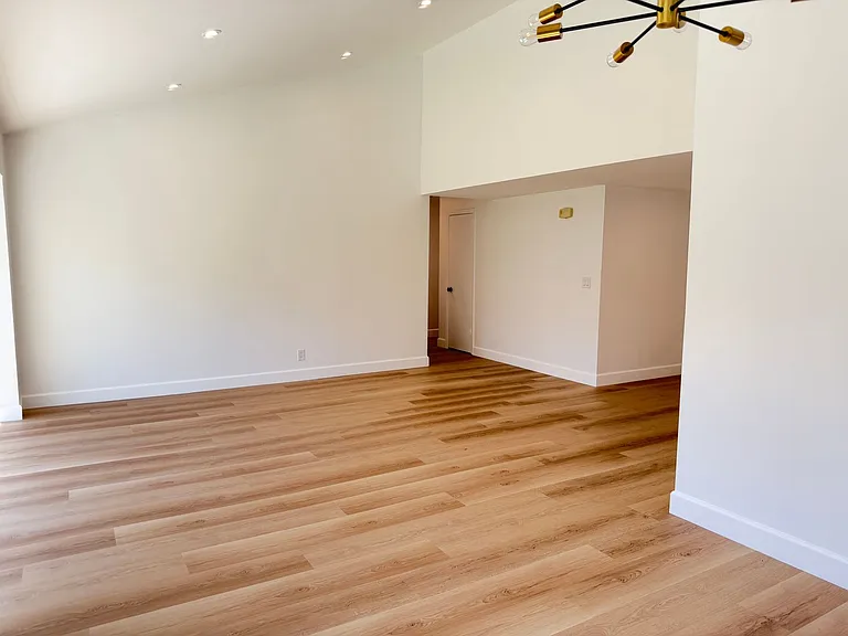 9887 Broadmoor Dr — Photo 9