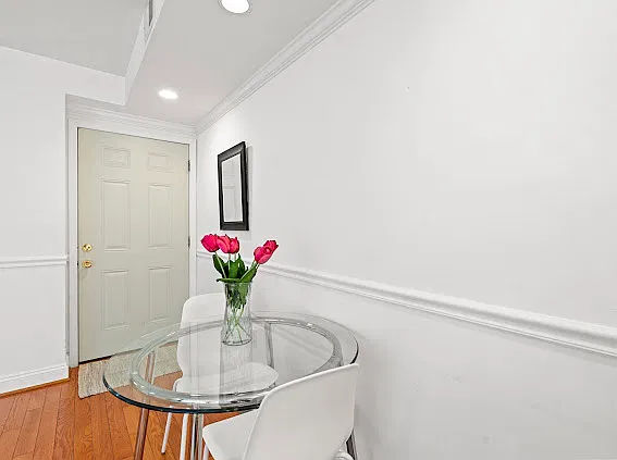 1 bed, 419 sqft, $1,950 — Photo 2