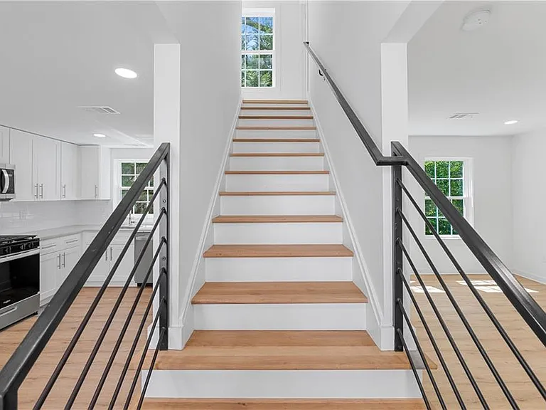 237 N Howard St NE #3 — Photo 10