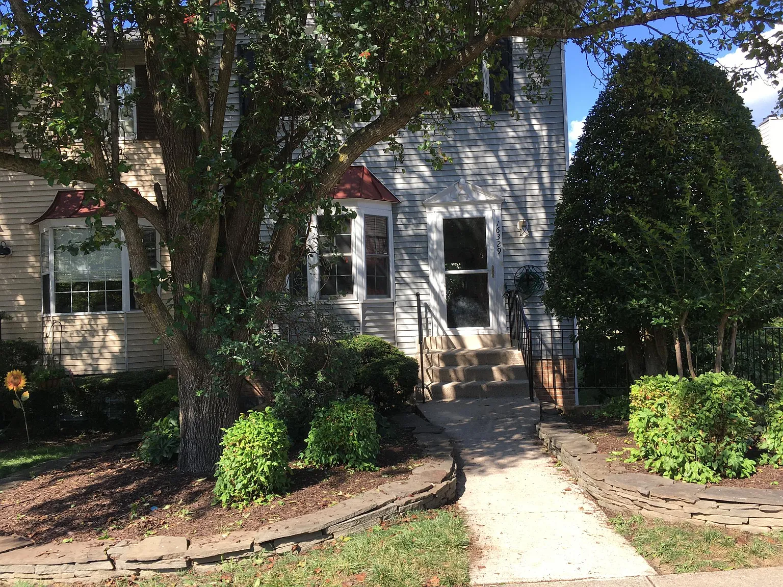 3 bed, 2.5 bath, 1332 sqft, $2,500 — Photo 4