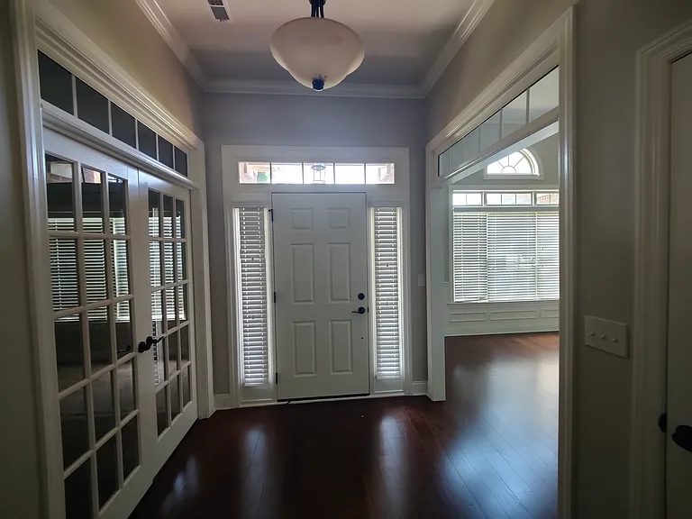 Main entry between study room and dining room.