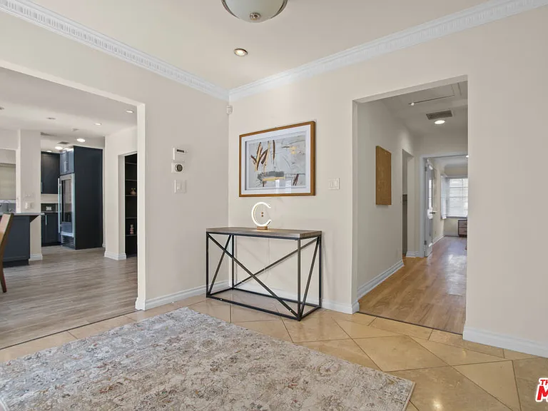 9509 Cresta Dr — Photo 3