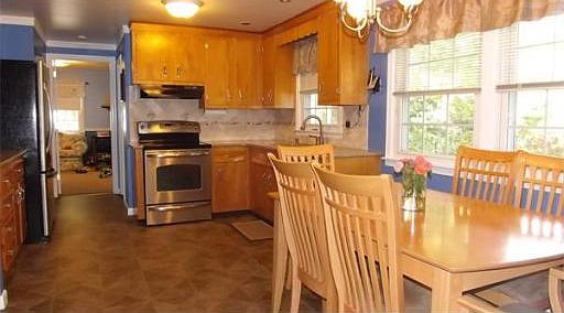 3rd image of 63 Duxbury Dr