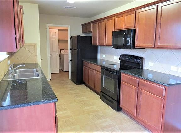 5th image of 220 Adriana Ln