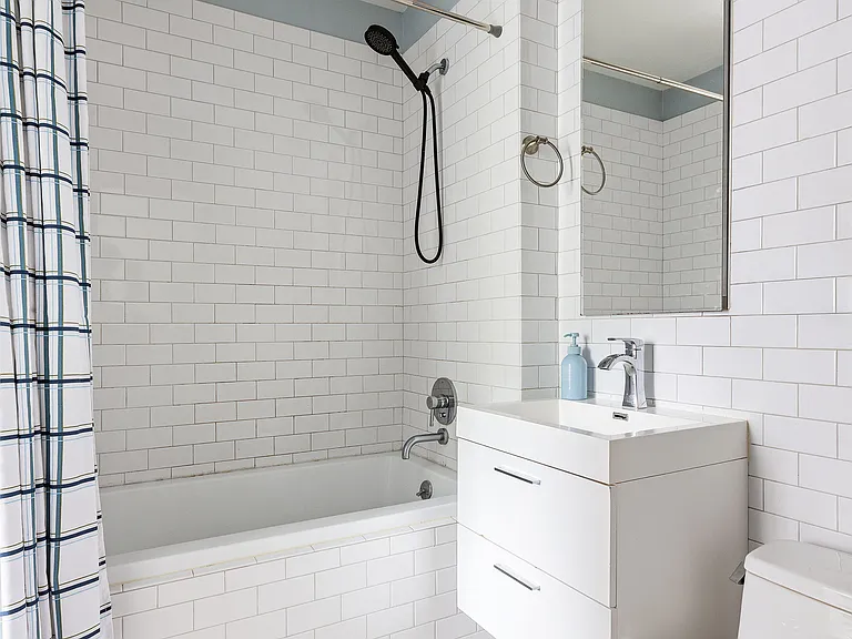461 W 150th St #2A — Photo 5