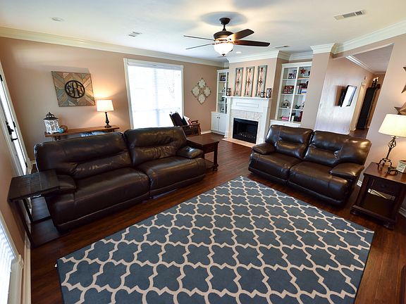 2nd image of 301 Bernburg Ln