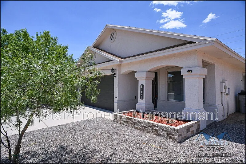 4 bed, 2.0 bath, 1358 sqft, $1,650 — Photo 2