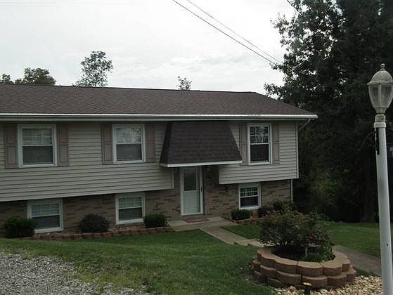 1st image of 8 Circle Dr