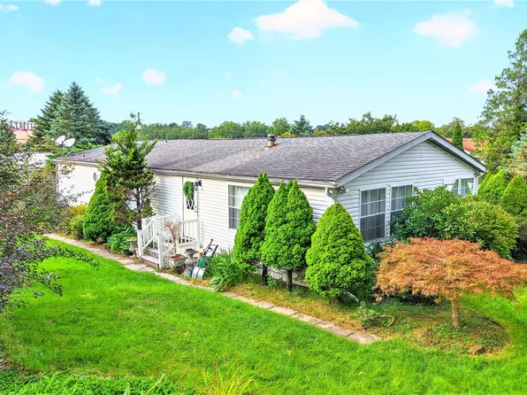 206 Lewis Ave, Jeannette, PA 15644