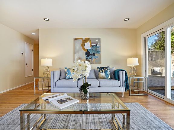 4th image of 110 Camellia Ct