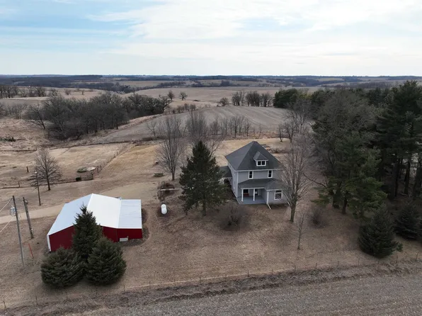 6267 County Line Rd, Mineral Point, WI 53565