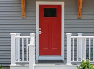 293 Kenyon Ave UNIT B, Wakefield, RI 02879