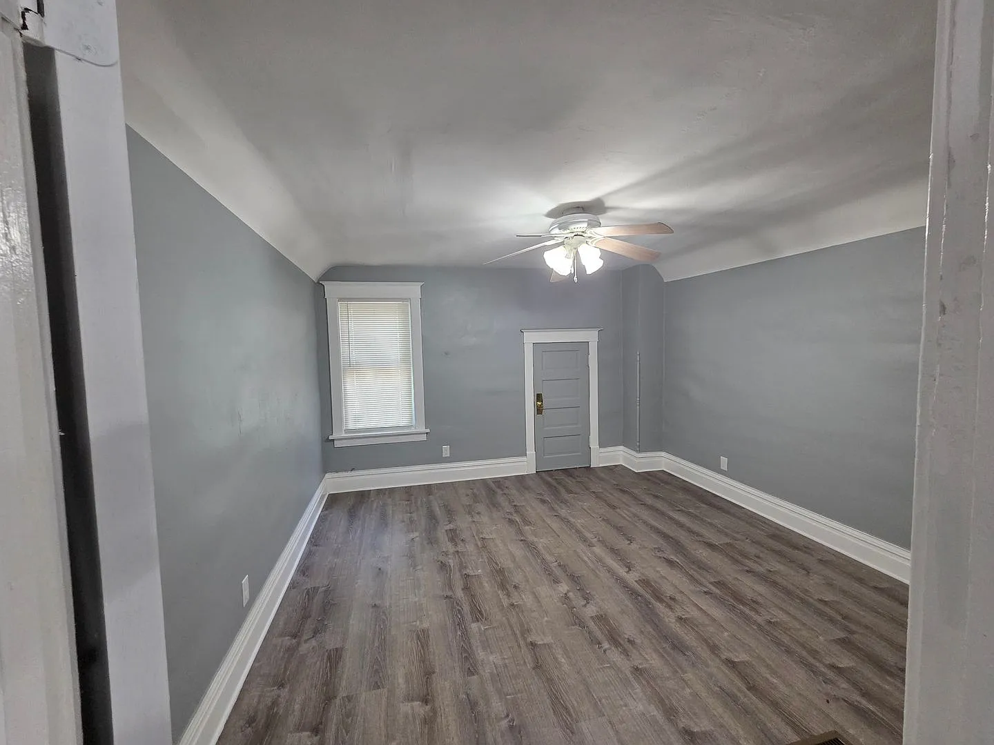 Fully Upgraded Interior — Photo 4