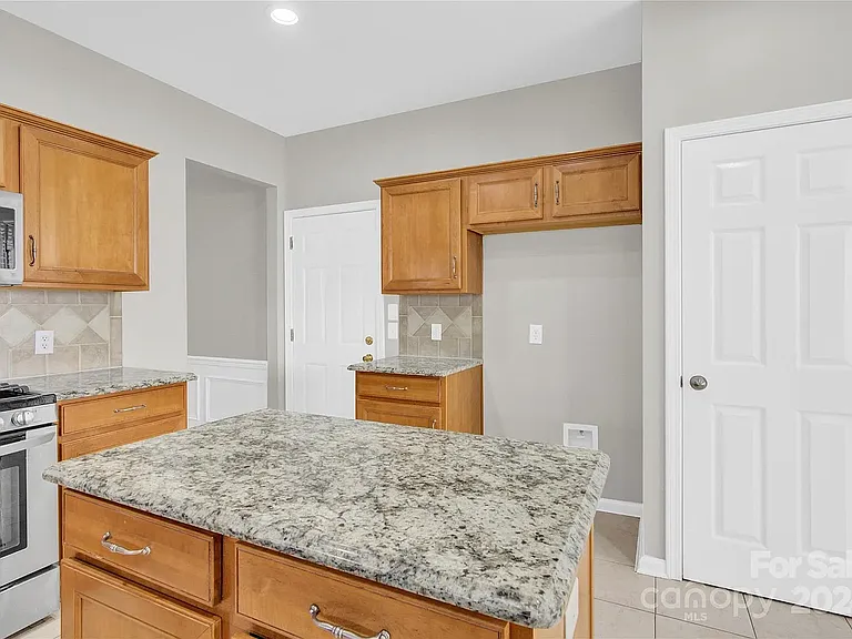 11239 Cypress View Dr — Photo 23