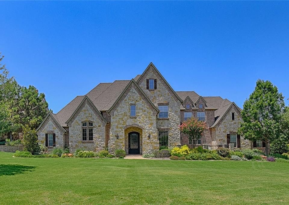 1st image of 7201 Heritage Oaks Dr